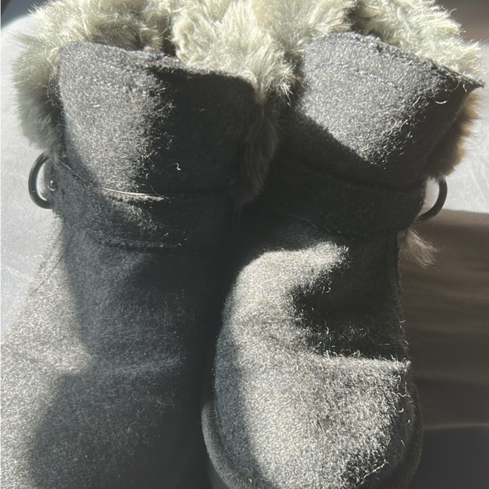 BearPaw boots with fur women’s 7.